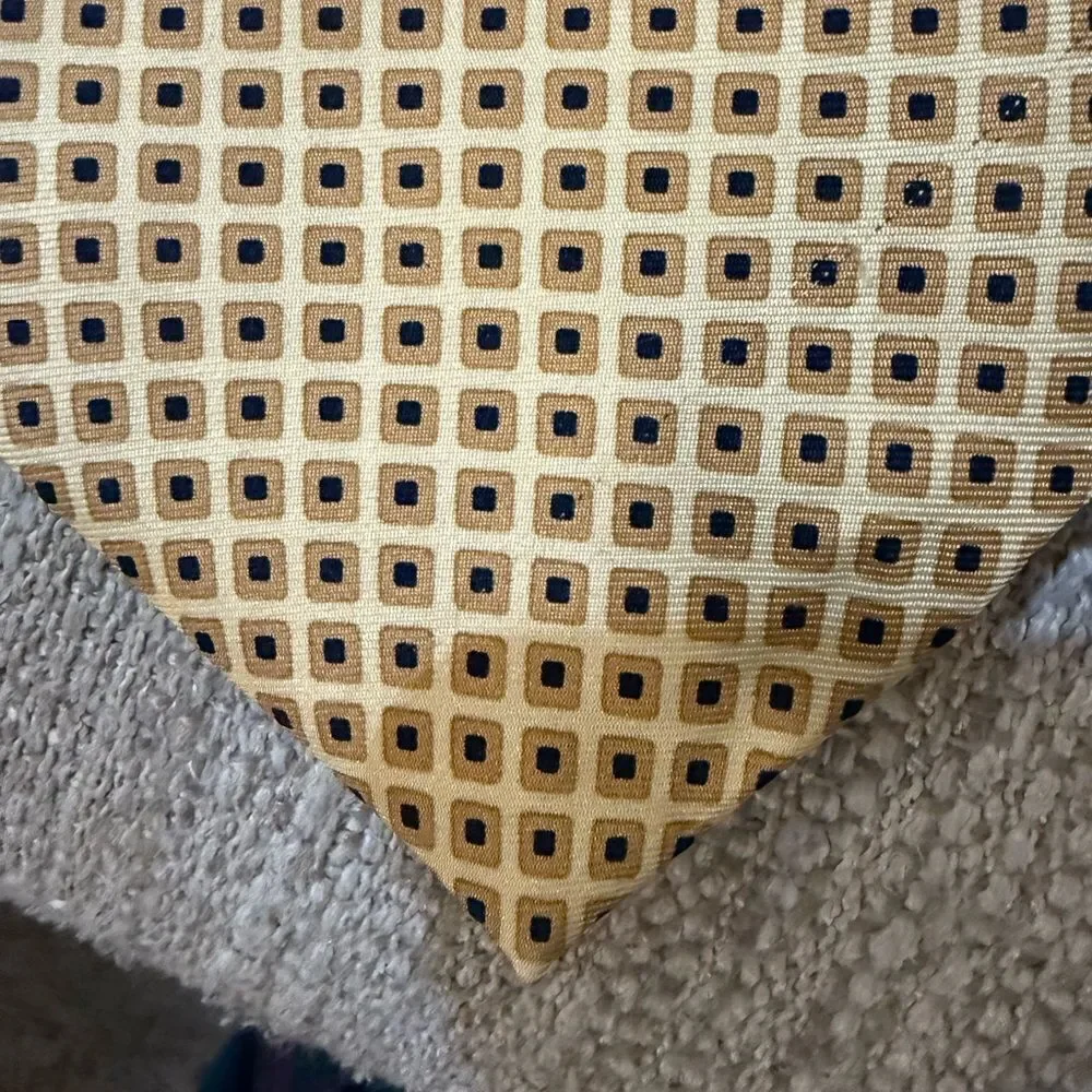 Tommy Hilfiger pale yellow 100% silk mens’ tie